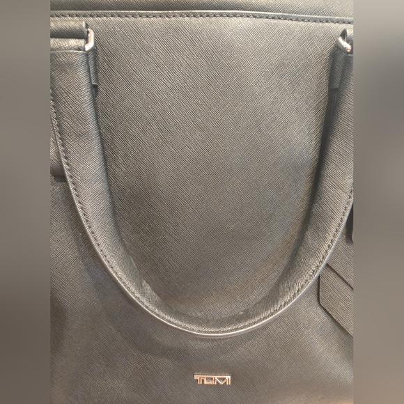 TUMI LEATHER VAREK LAPTOP BAG - used once - Picture 5 of 15